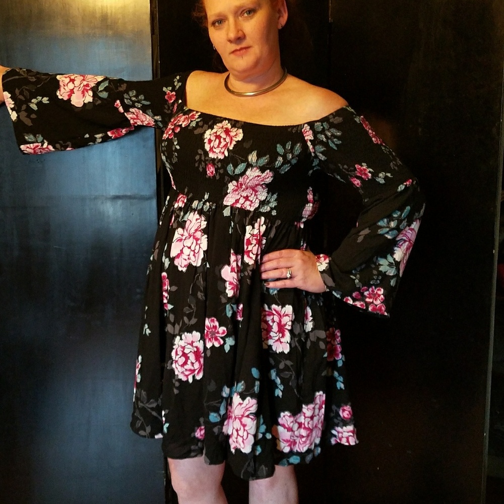 🌸🌸Multi-Color Floral Print Challis Smocked dress